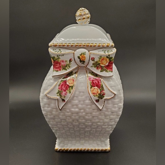 Vintage Royal Albert basket weave cookie jar. Unused still in box.